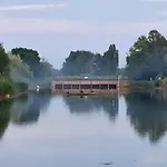 Holiday home Duna House Duna Haz Tass